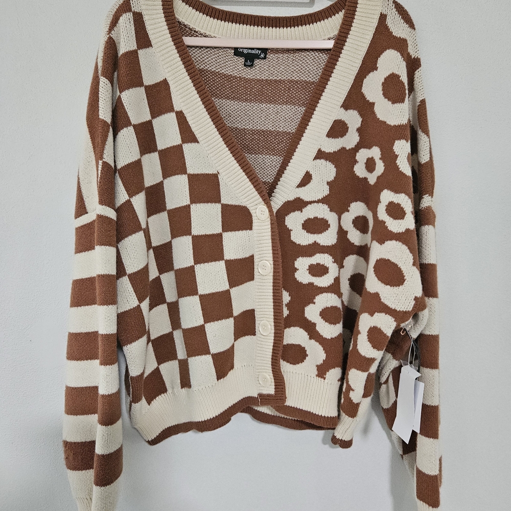 Originality Women's Cropped Cardigan - Picture 3 of 7